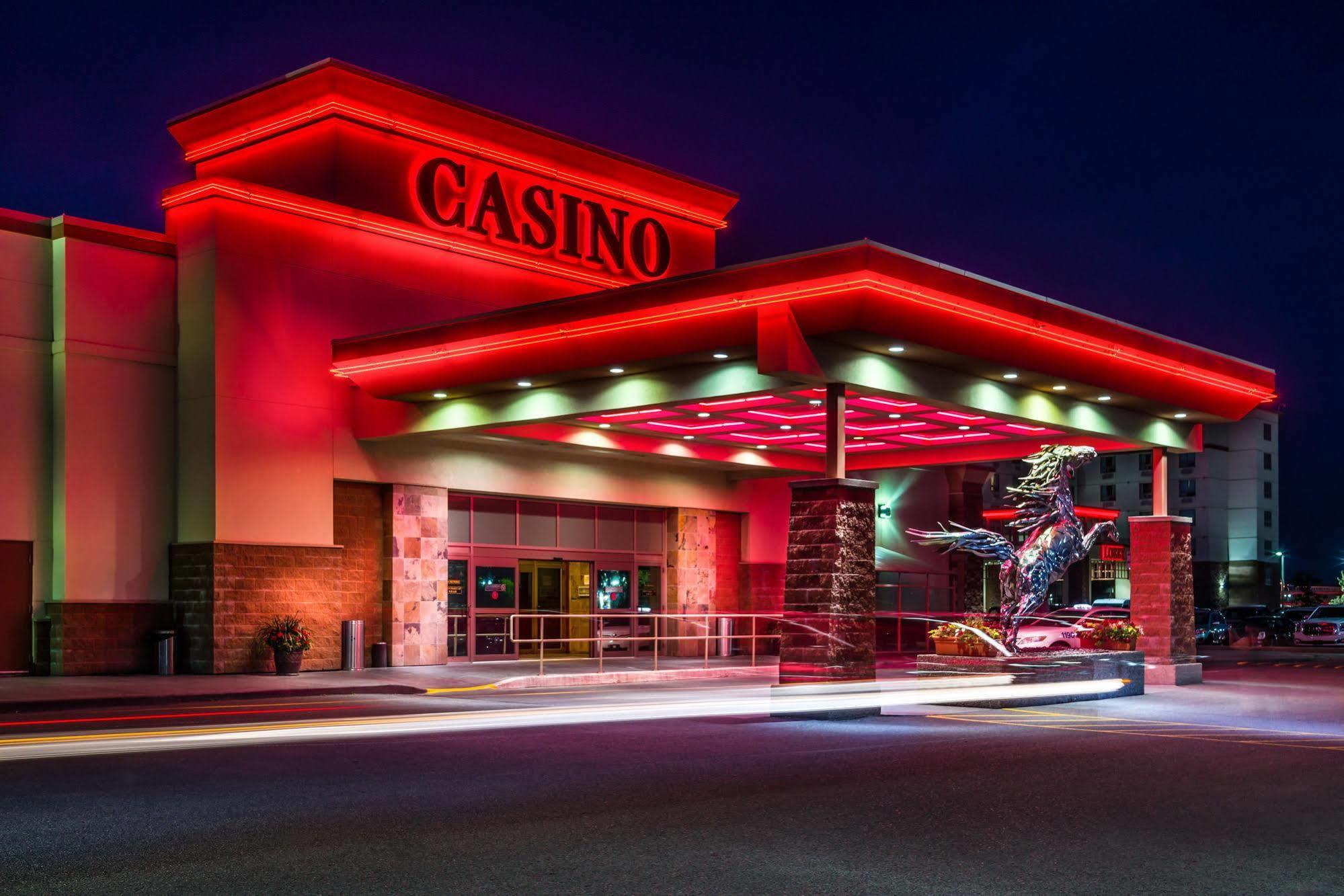 Deerfoot Inn And Casino YYC Eksteriør billede
